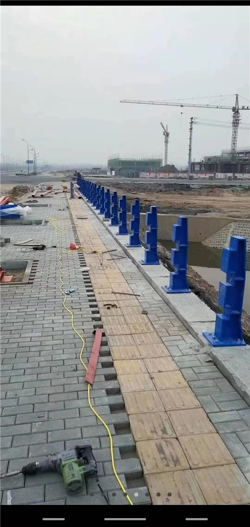 郑州防撞桥梁栏杆多少钱一米
