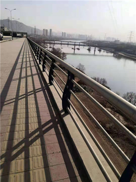 扬州铸钢立柱护栏全国发货