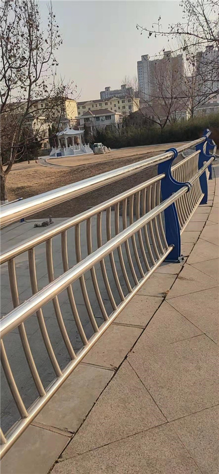 泰州铸铁护栏立柱安装方法