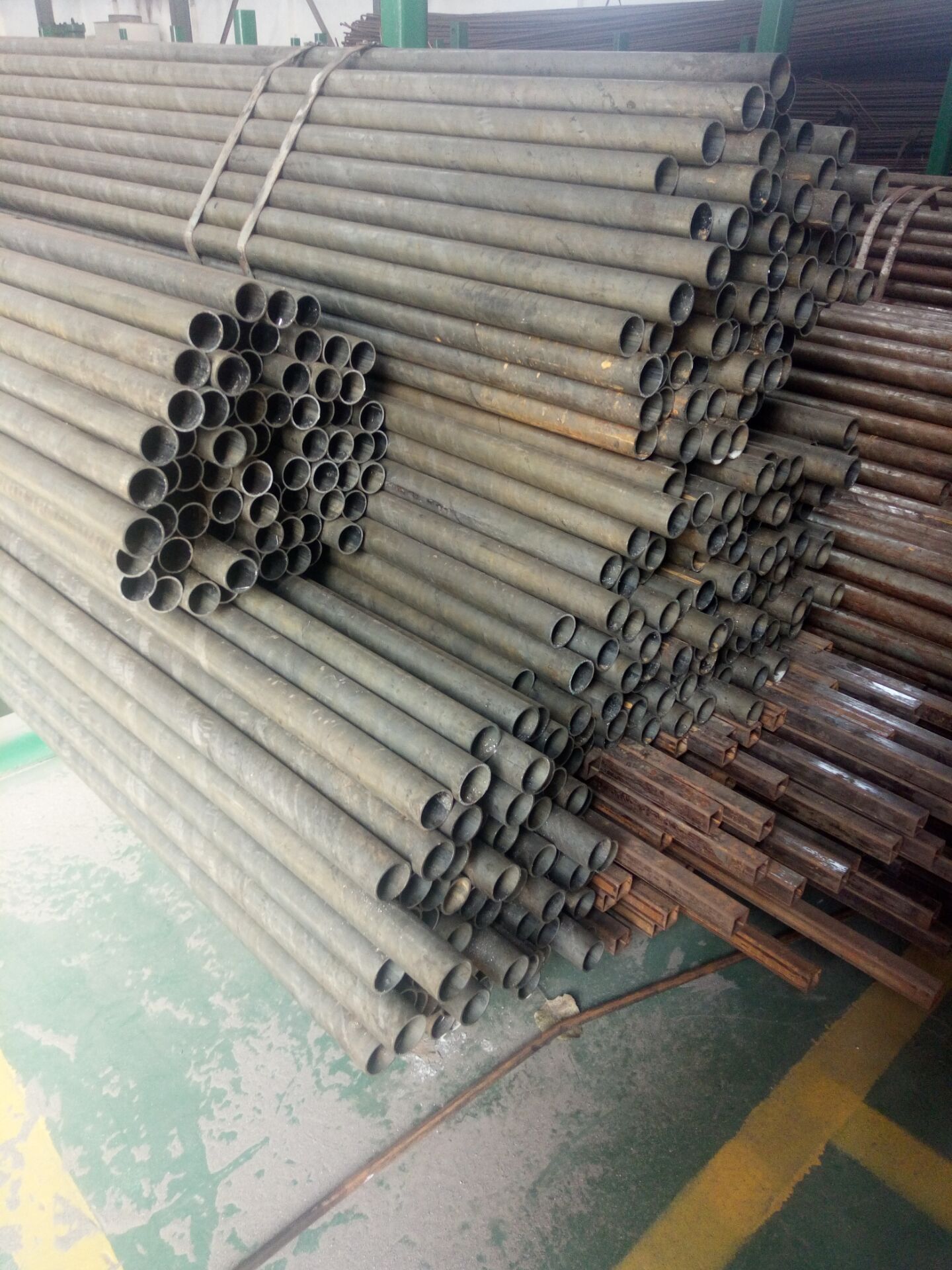 银川30CrMnSiA厚壁精密合金钢管热轧工艺制造